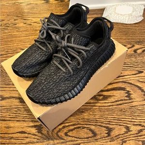 Yeezy Pirate Black 2016 Size 9.5